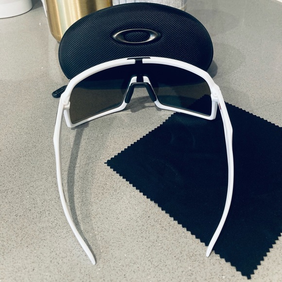 Oakley Sutro Sunglasses - Picture 7 of 7